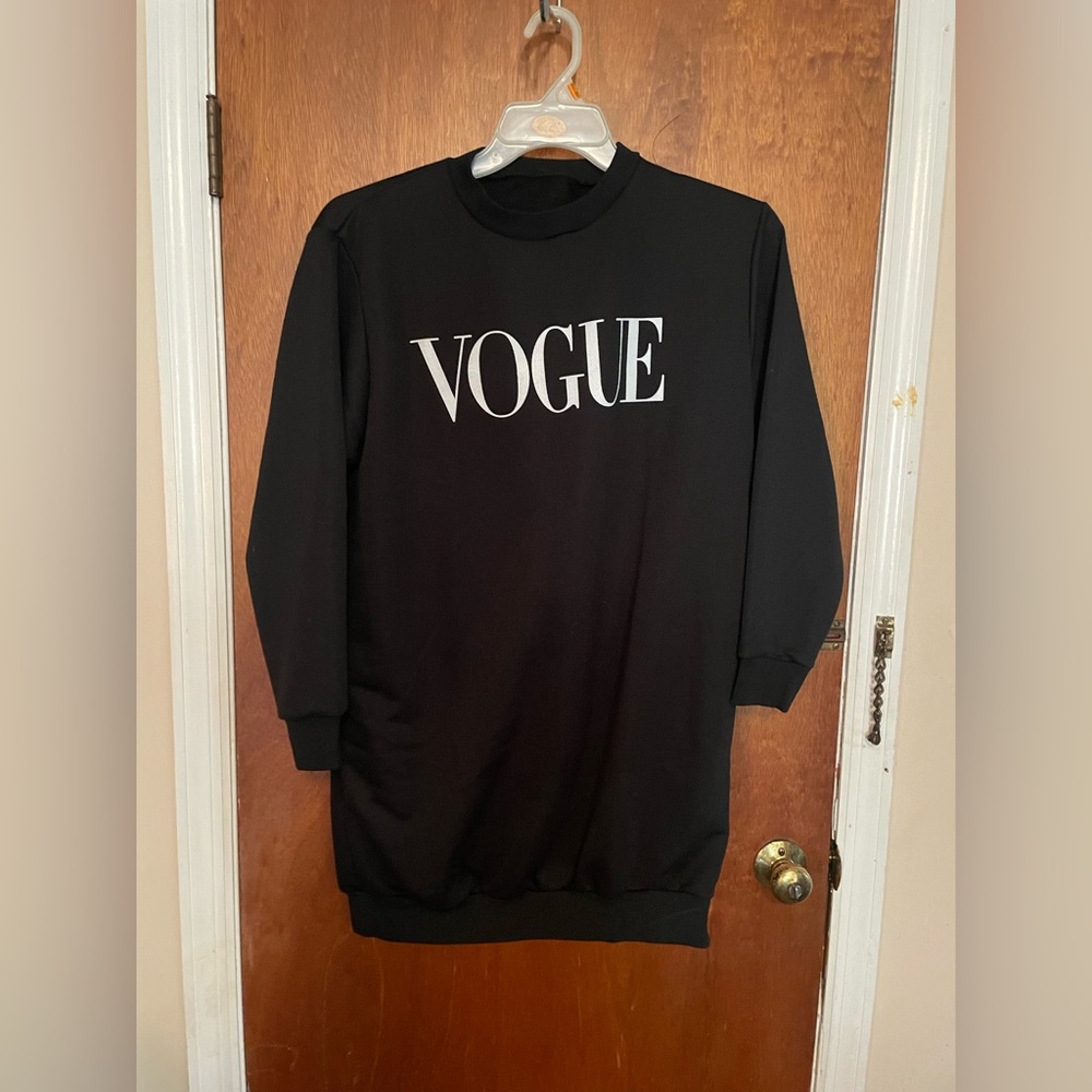Ladies Sweatshirt With “Vogue” Logo